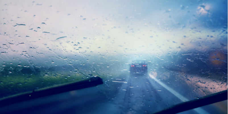 Yağmurlu Havada Araç Kullanırken Nelere Dikkat Edilmeli?